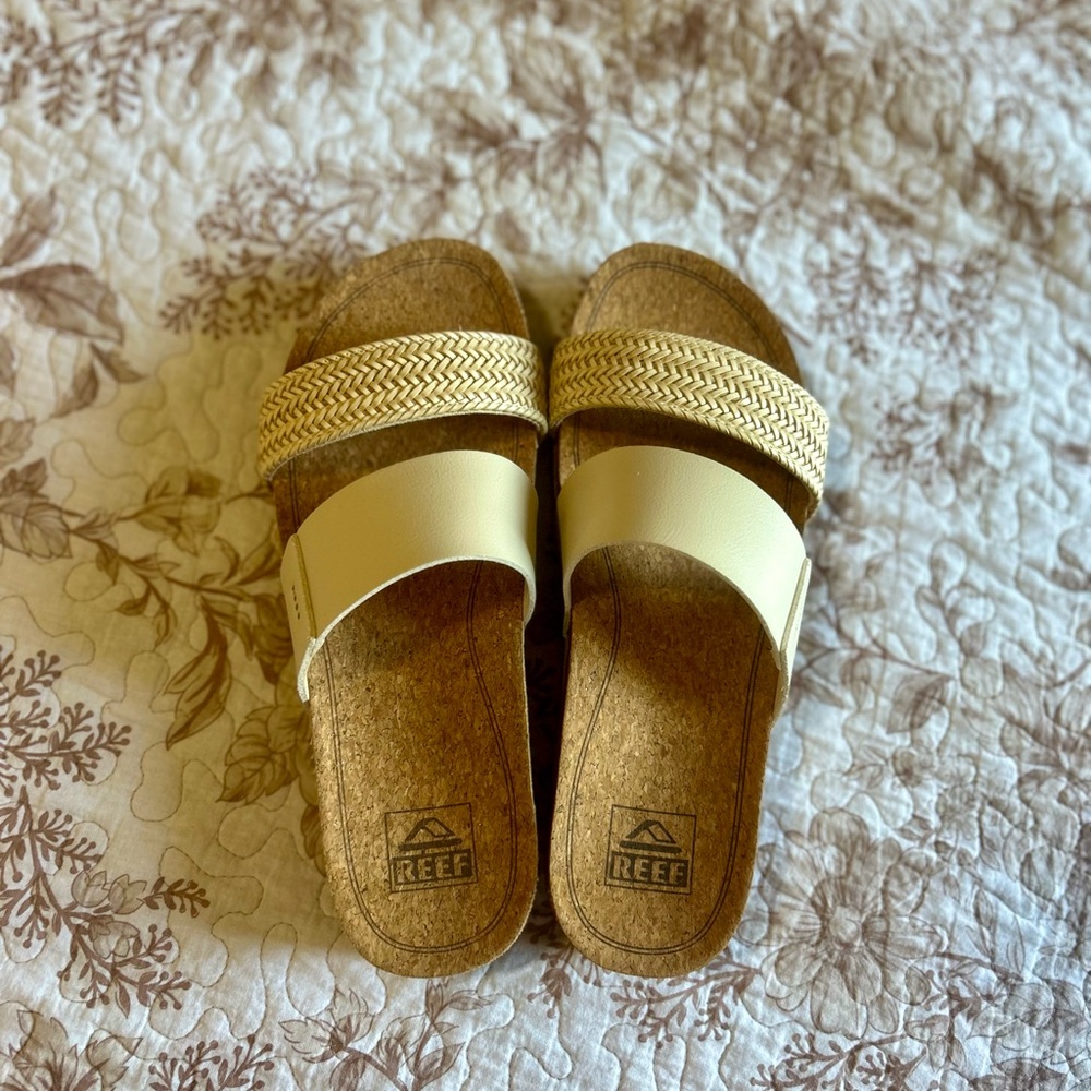 Reef Cushion Vista Hi Sandals